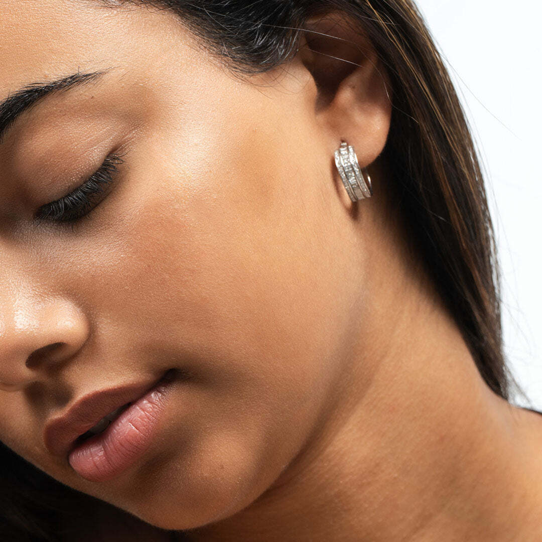 363196