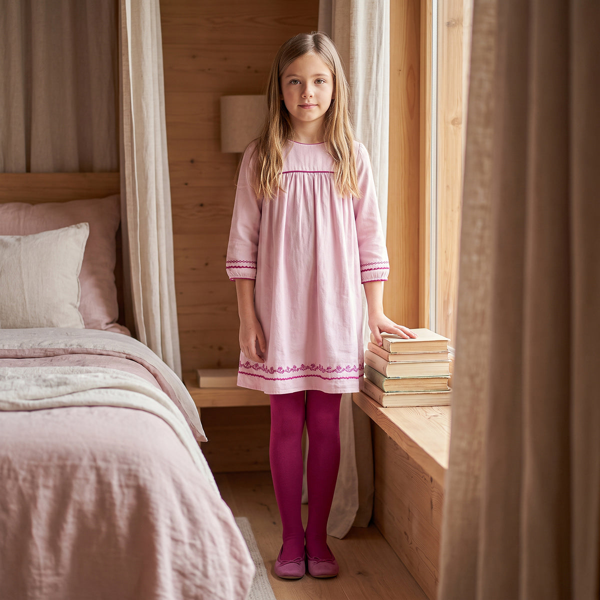 369969