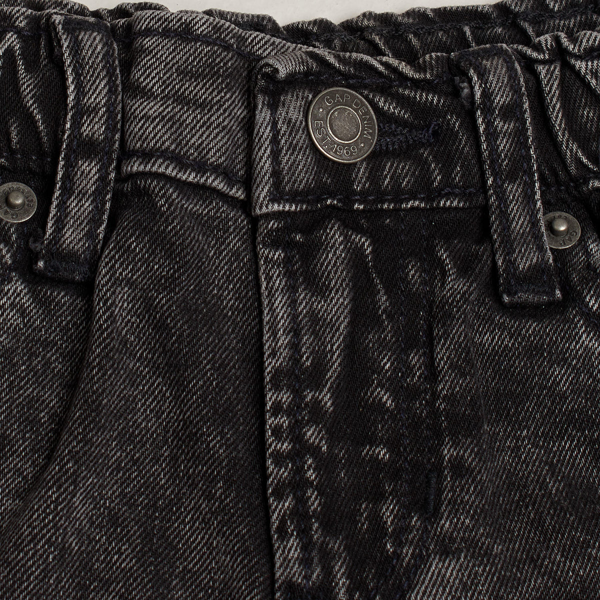 371154